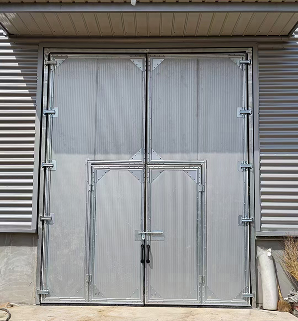 乌恰工业平开门