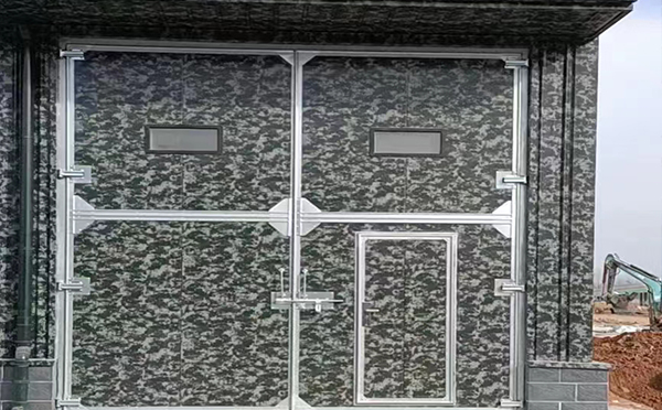 乌恰工业平开门