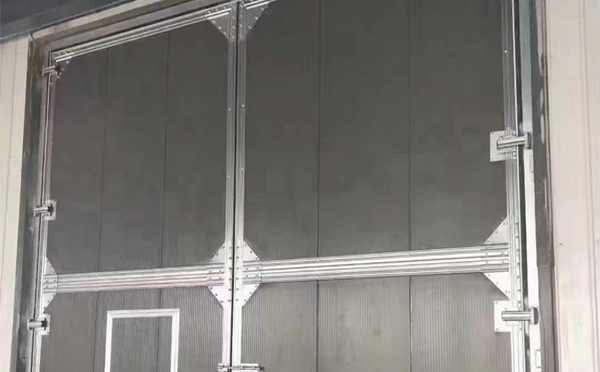 乌恰兰州厂房乌恰工业门选购与使用指南：打造高效安全的生产环境