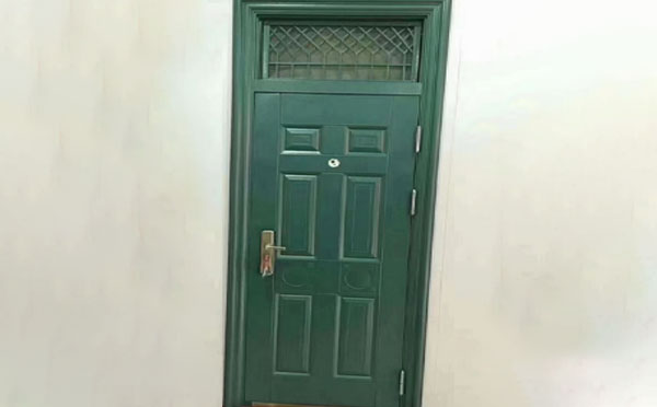 乌恰学校教室门