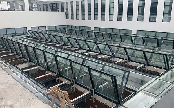 百安科技有限公司近期乌恰排烟窗项目案例分享 百安科技有限公司近期乌恰排烟窗项目案例分享