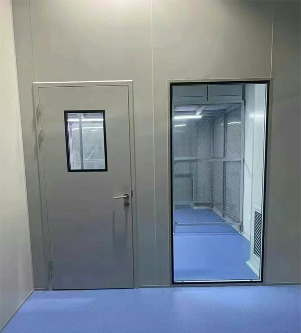 学校教学楼完成乌恰防火门标准化安装